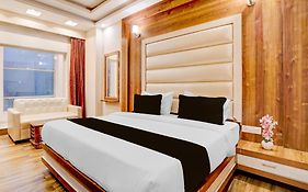 Super Townhouse Oak Dehradun Court Formerly Gk Residency